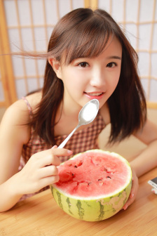 公与两个熄乱理在线播放