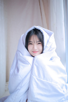 我半夜摸妺妺的奶C了她